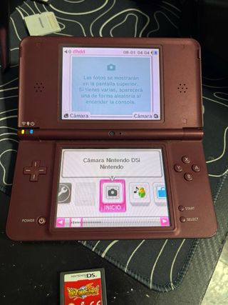 Nintendo DSi XL Roja