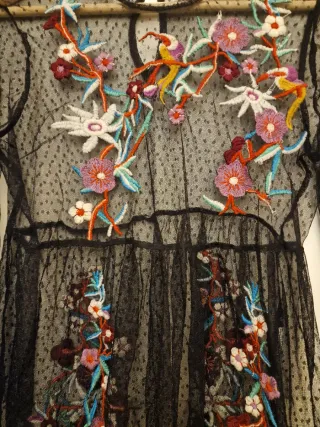 Blusa Sfera Transparencias Bordada Flores