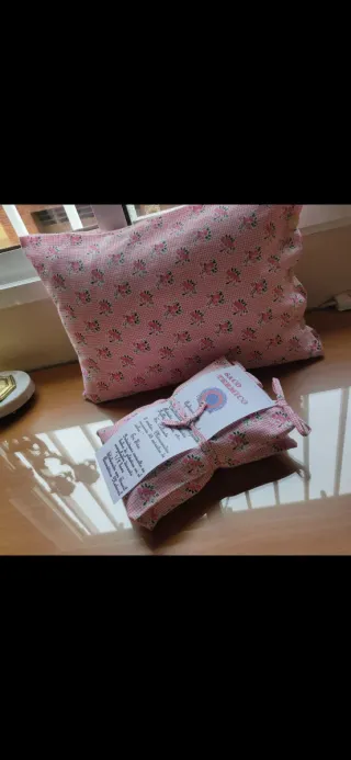 Lote: Saquito térmico + cojín reposacabezas