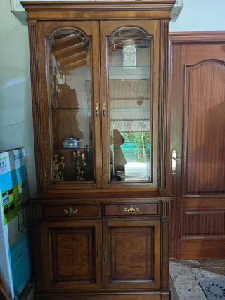 Aparador madera con vitrina y cajones