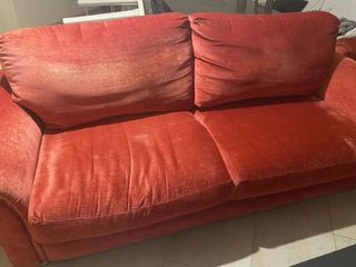Se vende 2 Sofas de tela color rojo