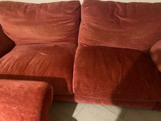 Se vende 2 Sofas de tela color rojo