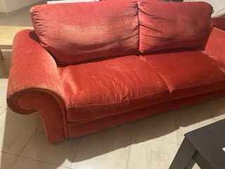 Se vende 2 Sofas de tela color rojo
