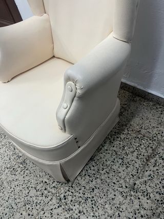 Sillón Orejero Clásico Crema