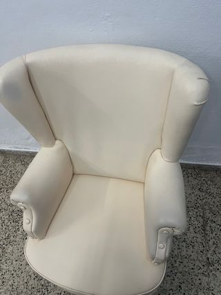 Sillón Orejero Clásico Crema