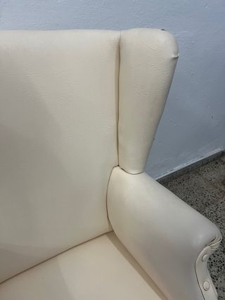 Sillón Orejero Clásico Crema