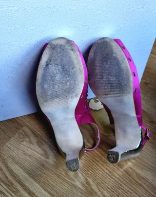 Sandalias tacón. Ángel Alarcón