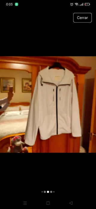 Cortavientos impermeable blanco