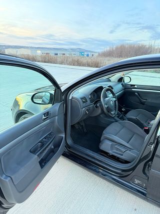 Volkswagen Golf 2.0 TDI 140CV