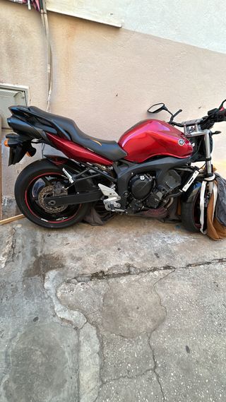 Yamaha FZ6 Naked Roja
