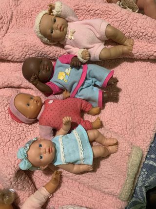 Lote de 4 muñecos bebé