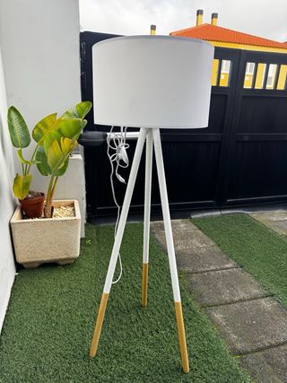 Lámpara de pie Zuiver Trípode Madera Blanca