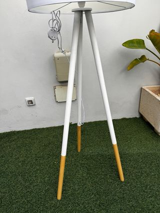 Lámpara de pie Zuiver Trípode Madera Blanca