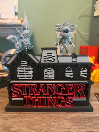 Stranger Things Decoración Casa Negra Roja