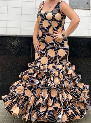 Traje de Flamenca MUY ELASTICO Y COMODO T 44-48