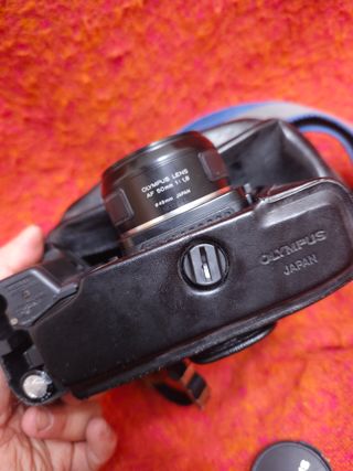 Olympus OM707 + Objetivo 50mm f/1.8 AF