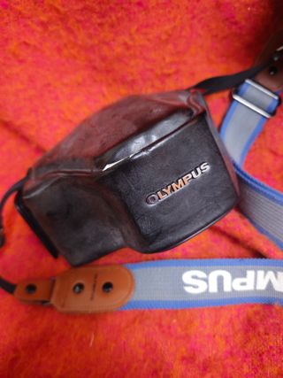 Olympus OM707 + Objetivo 50mm f/1.8 AF