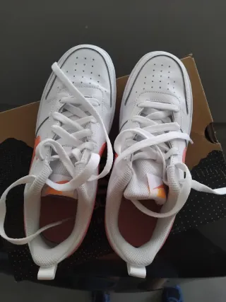 Scarpe Nike Bianche e Arancioni