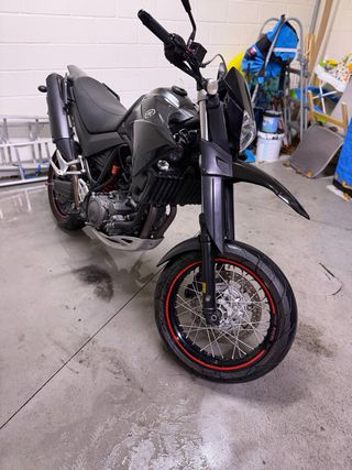 Yamaha XT 660X Supermotard Negra