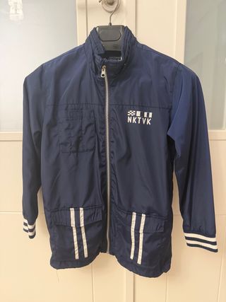 Cortavientos- Chubasquero niño Mayoral. Talla 10