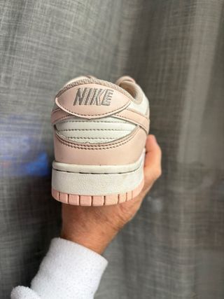 Sneakers Nike rosa e bianche