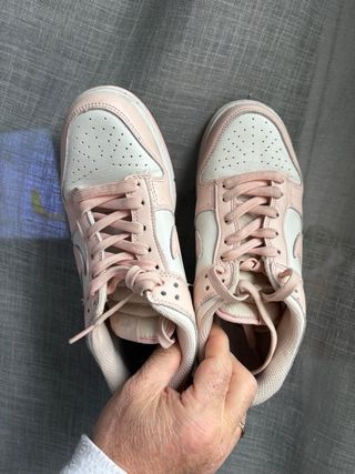 Sneakers Nike rosa e bianche