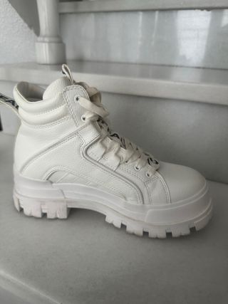 Botas blancas Buffalo Talla 39