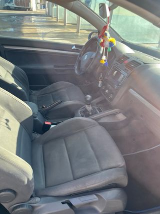 Volkswagen Golf 2004