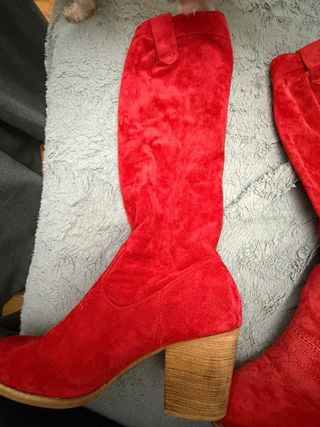 Botas altas tacón rojas