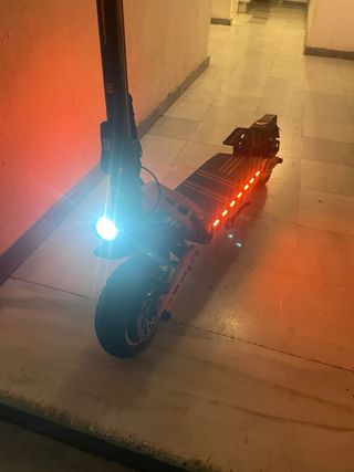 Patinete eléctrico potente casi nuevo