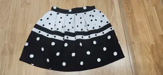 Minifalda con vuelo lunares