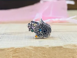 Charm | Mano de Fátima Chakrás