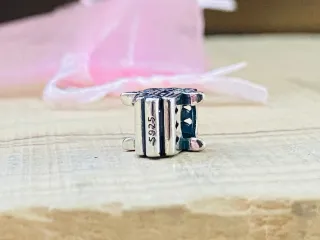 Charm | Mano de Fátima Chakrás