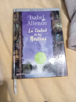 La ciudad de las bestias (serie infinita) (Span...