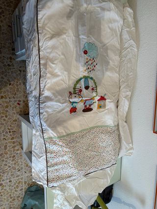 Cuna MICUNA blanca lacada chichonera, edredon y