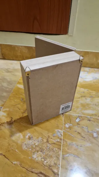 Portachiavi da parete in legno con chiave