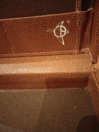 Maletín de piel marrón