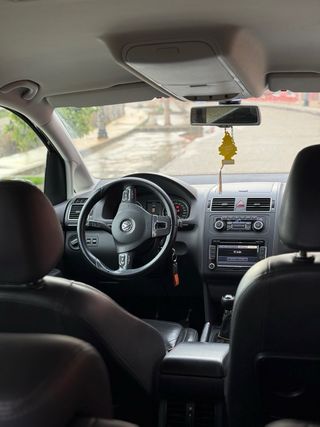 Volkswagen Touran 2011