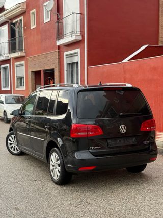 Volkswagen Touran 2011
