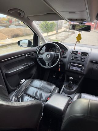 Volkswagen Touran 2011