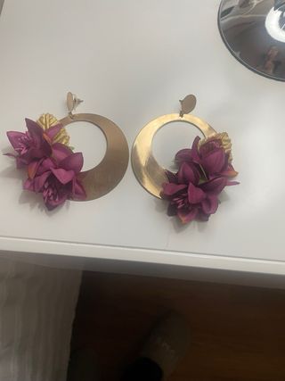 Vestido morado con volantes