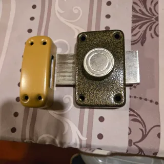 Cerrojo para puerta interior