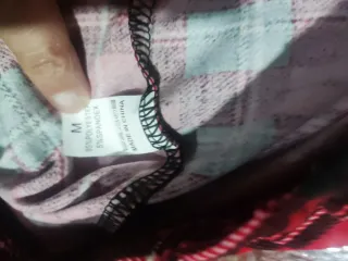 Leggings cuadros rojos y negros