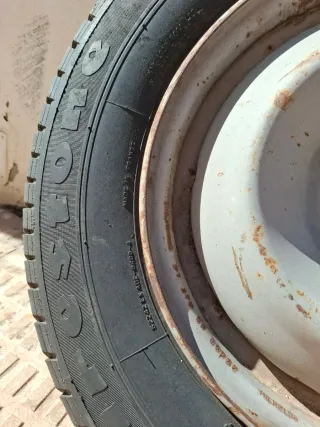 Neumático 185 R 14 90T