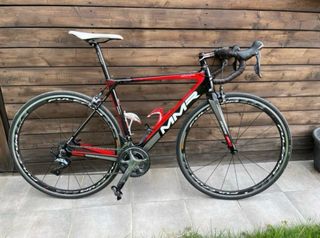 Bicicleta de carretera MMR Roja y Negra
