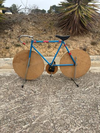 Expositor mecheros bicicleta antiguo