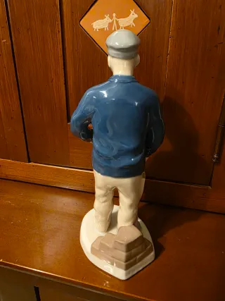 Figura de alta porcelana alemana albañil