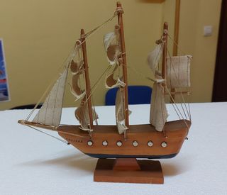 MAQUETA DE BARCO VELERO