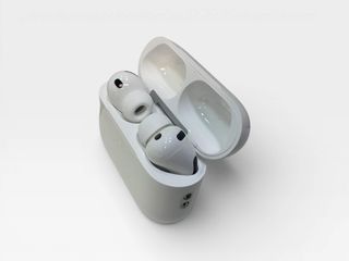 in-ear apple airpods pro 3
