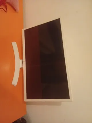 Televisión LG24TQ510S-WC23.6 LED HD Ready Smart TV